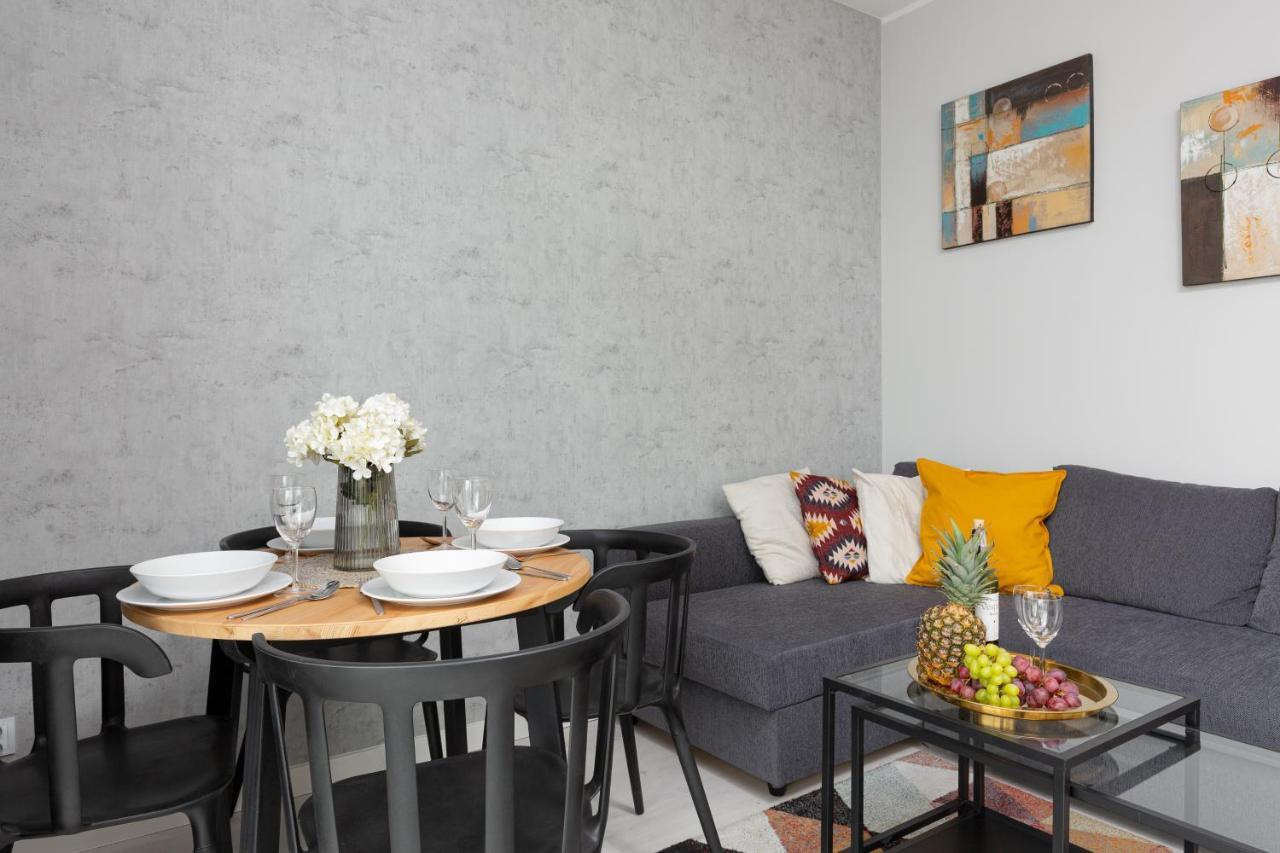 Business Center Apartments Warsaw Wola By Noclegi Renters Exterior foto