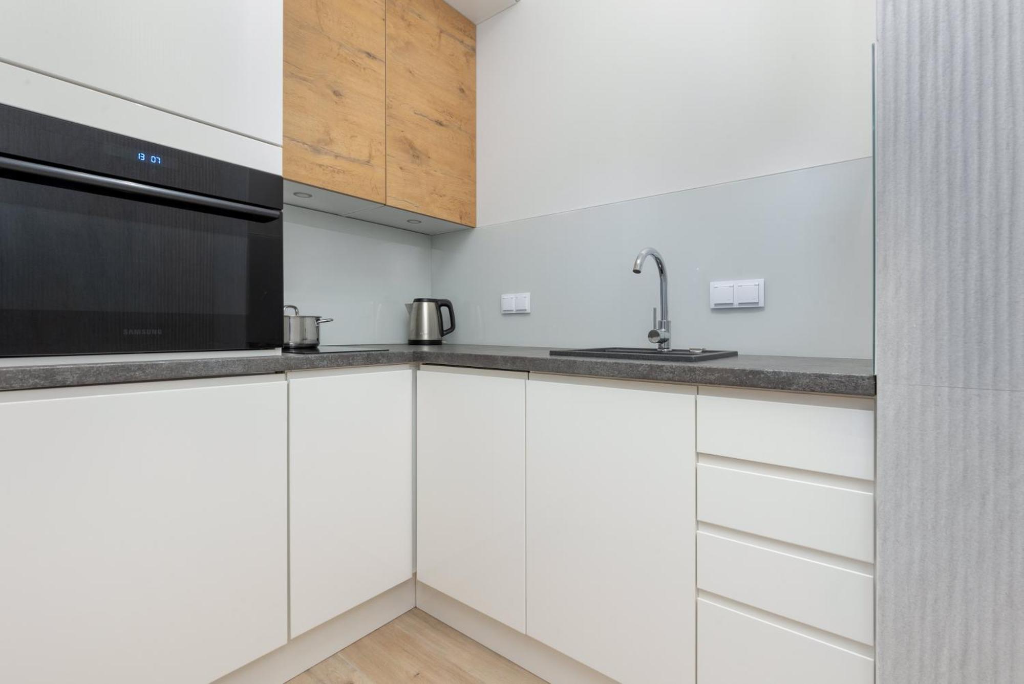 Business Center Apartments Warsaw Wola By Noclegi Renters Exterior foto